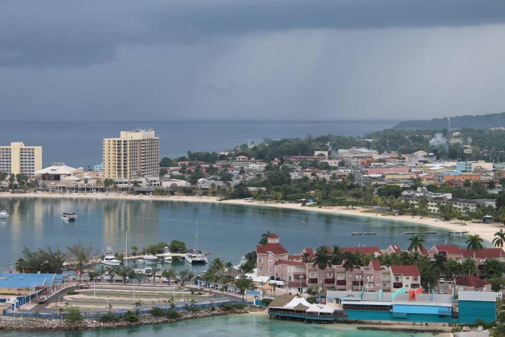 The View At Mystic Ridge Penthouse 78A Apartman Ocho Rios Szoba fotó